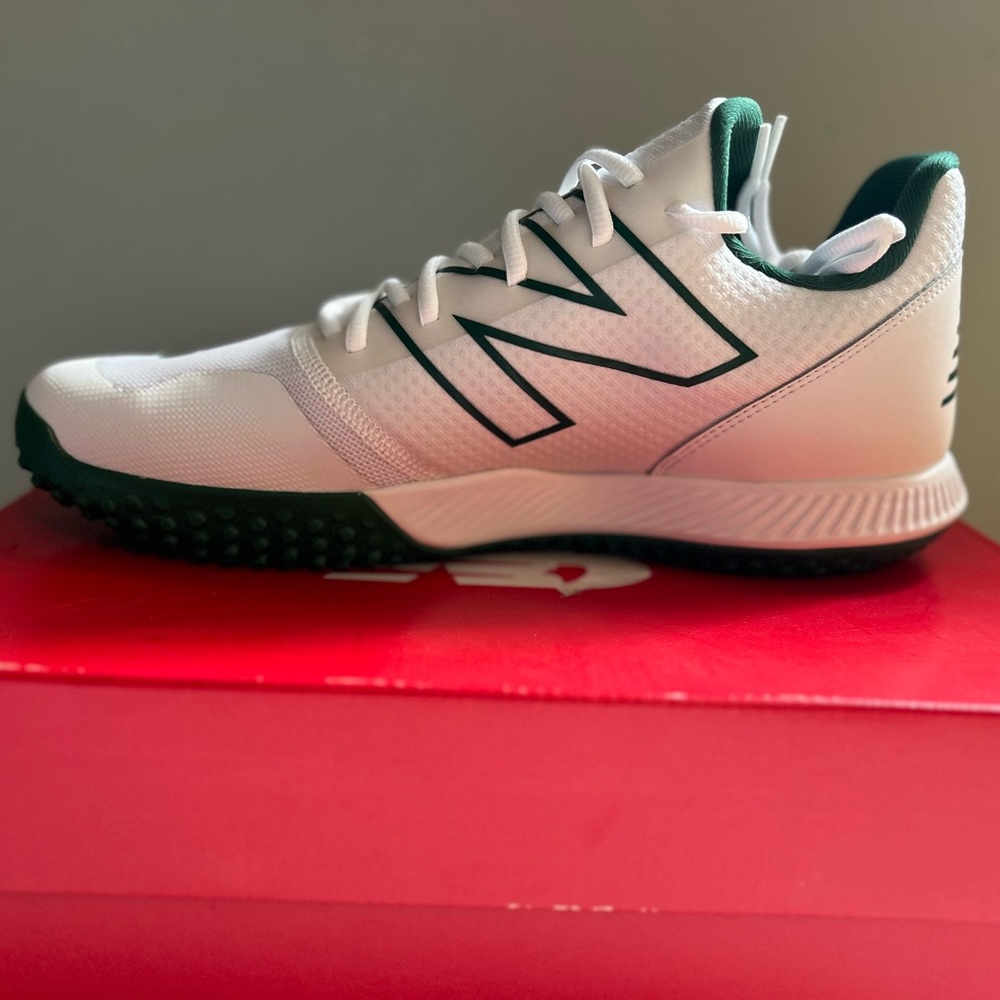 Men’s New balance FuelCell 4040 v6 Turf Trainer size 11.5 NIB